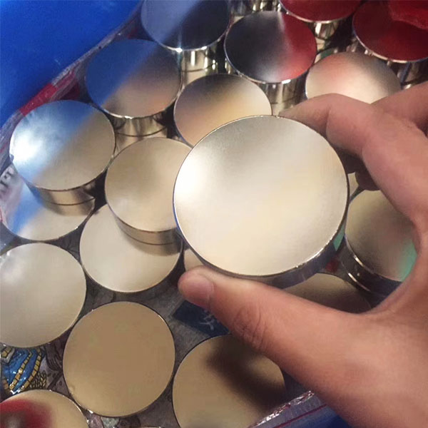 圓形強(qiáng)力磁鐵.jpg 圓形強(qiáng)力磁鐵.jpg